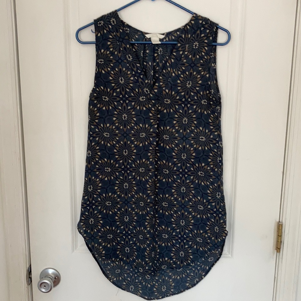 🎉3/$15 H&M V-neck Tunic Tank Top Sz 4